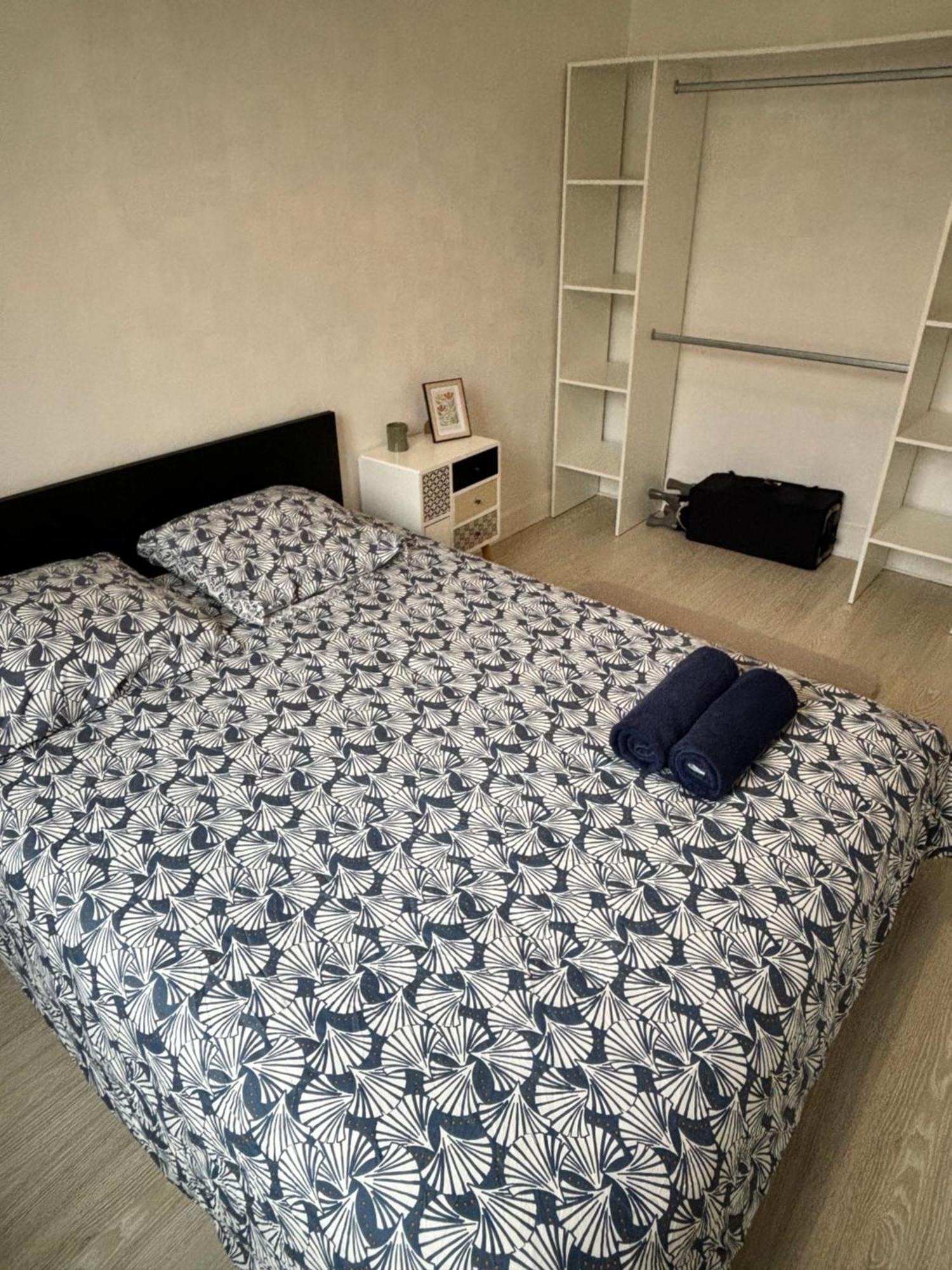 Logement Calme + Stationnement تروي المظهر الخارجي الصورة